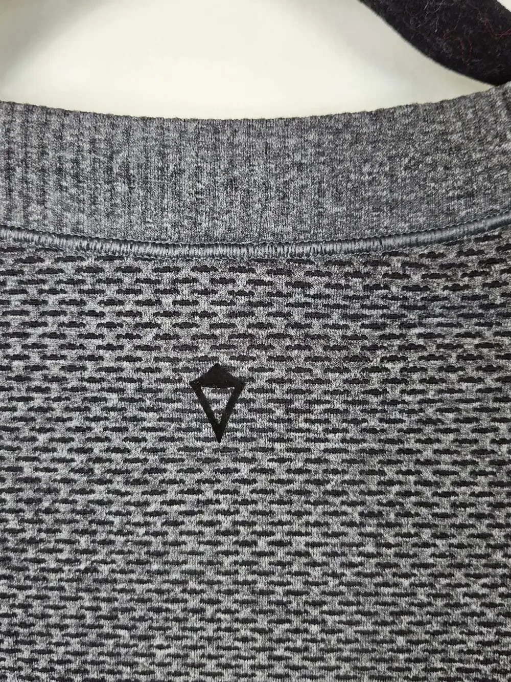 Ivivva by Lululemon Girls 14 Gray Seamless Long Sleeve Athletic Top Thumbholes